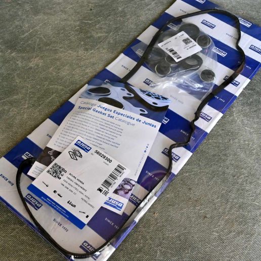 Ajusa 56029300 zestaw uszczelek pokrywy K24A3 Accord 7gen 03-08