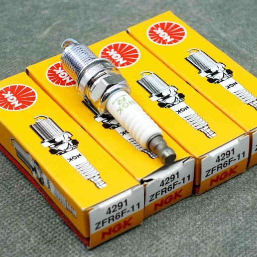 NGK 4291 świece zapłonowe F20A4 Honda Prelude 92-01 ZFR6F-11