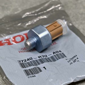 37240-R70-A04, 37240R70A04, 37240-R70-A03, 37240R70A03, 37240-R70-A02, 37240R70A02, 37240-R70-A01, 37240R70A01 OEM czujnik ciśnienia oleju w zaworze VTEC J35 Odyssey, Pilot
