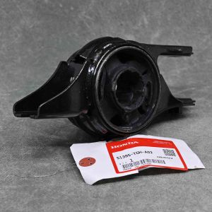 51395-TGH-A02, 51395TGHA02, 51395-TGH-A01, 51395TGHA01, 51395-TGH-A00, 51395TGHA00 OEM tuleja wahacza przedniego dolnego Civic 10gen 17-19 TypeR FK8 Przedlift K20C1