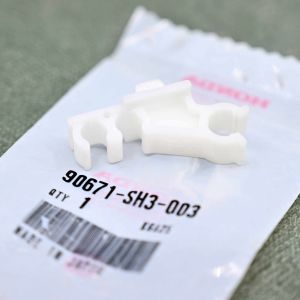 90671-SH3-003, 90671SH3003 OEM klips patyka maski Honda Civic 4gen, CRX 2gen 88-91